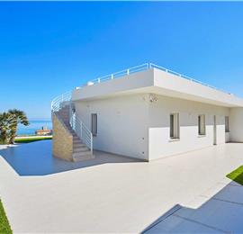 3 bedroom villa with pool & sea views, Alcamo Marina, sleeps 6-7